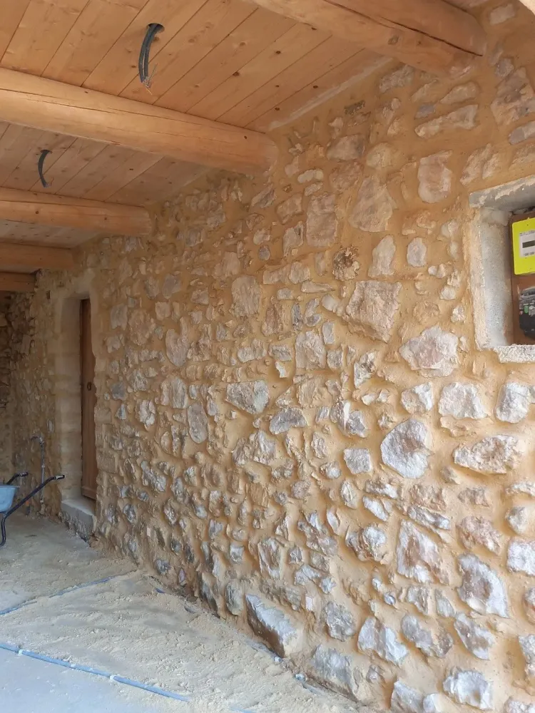mur intérieur en pierreswebp